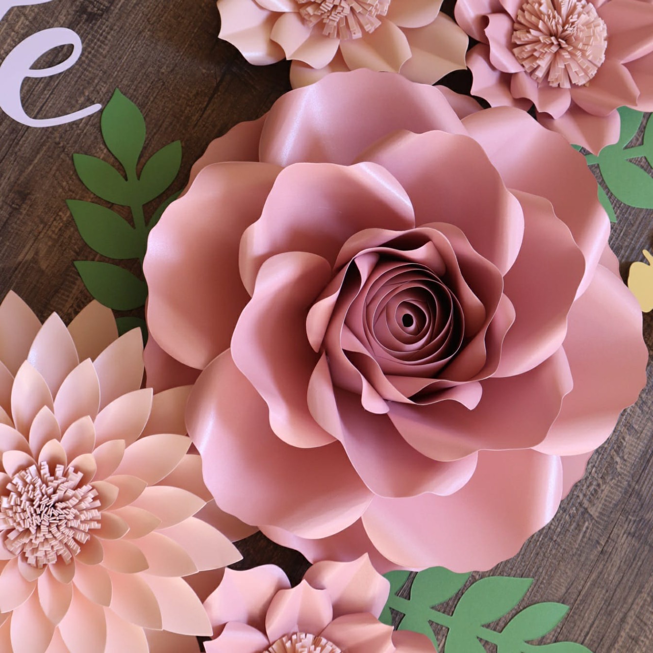 PAPER FLOWR WALL, PINK, MEDIUM = 30CM